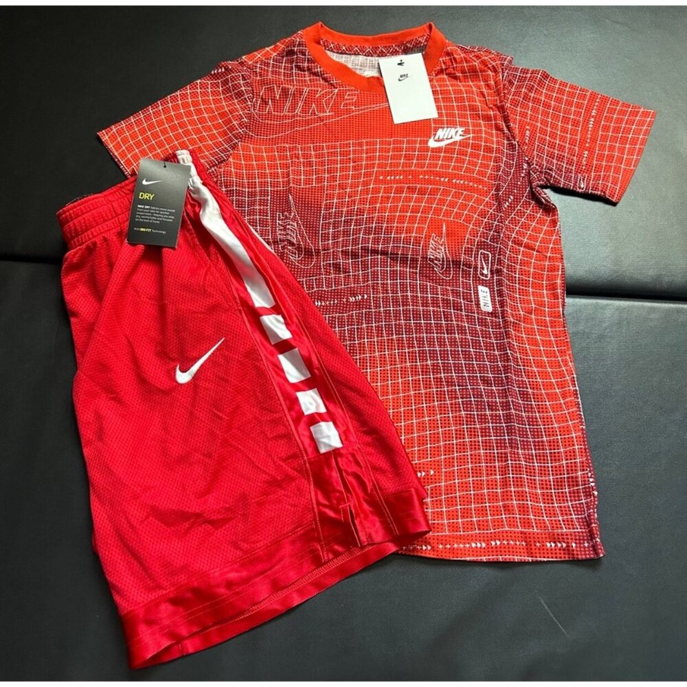 NWT Nike Athletic Set Boys Youth Size Large